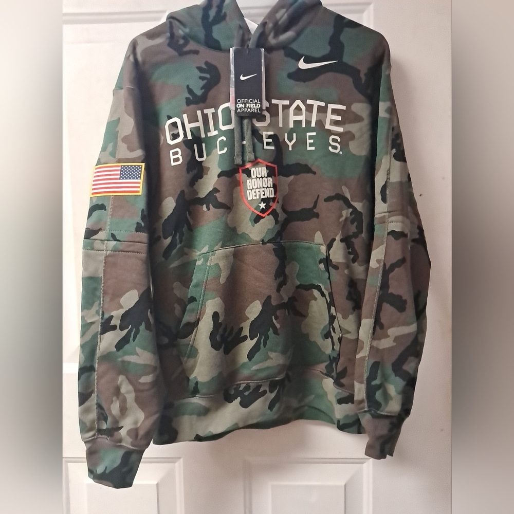 NWT. Ohio St. Buckeyes 2024 Military App. Camo Pullover Hoodie. Size Med.